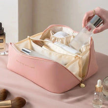 Lade das Bild in den Galerie-Viewer, Glamour Travel Companion:  Elegante Kosmetik-Tasche
